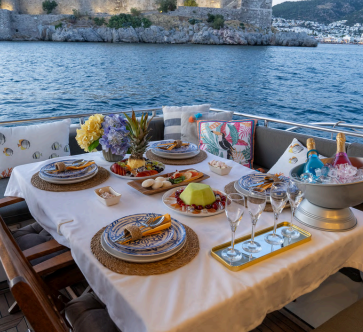 Custom Built 49 | Moonlight