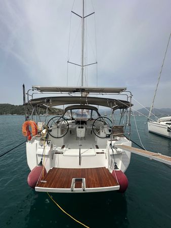Jeanneau Sun Odyssey 479 | Lucky Rain