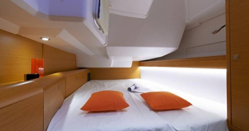 Jeanneau Sun Odyssey 479 | Lucky Rain