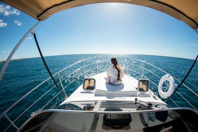 Rinker Fiesta 260 | Roka Nautica