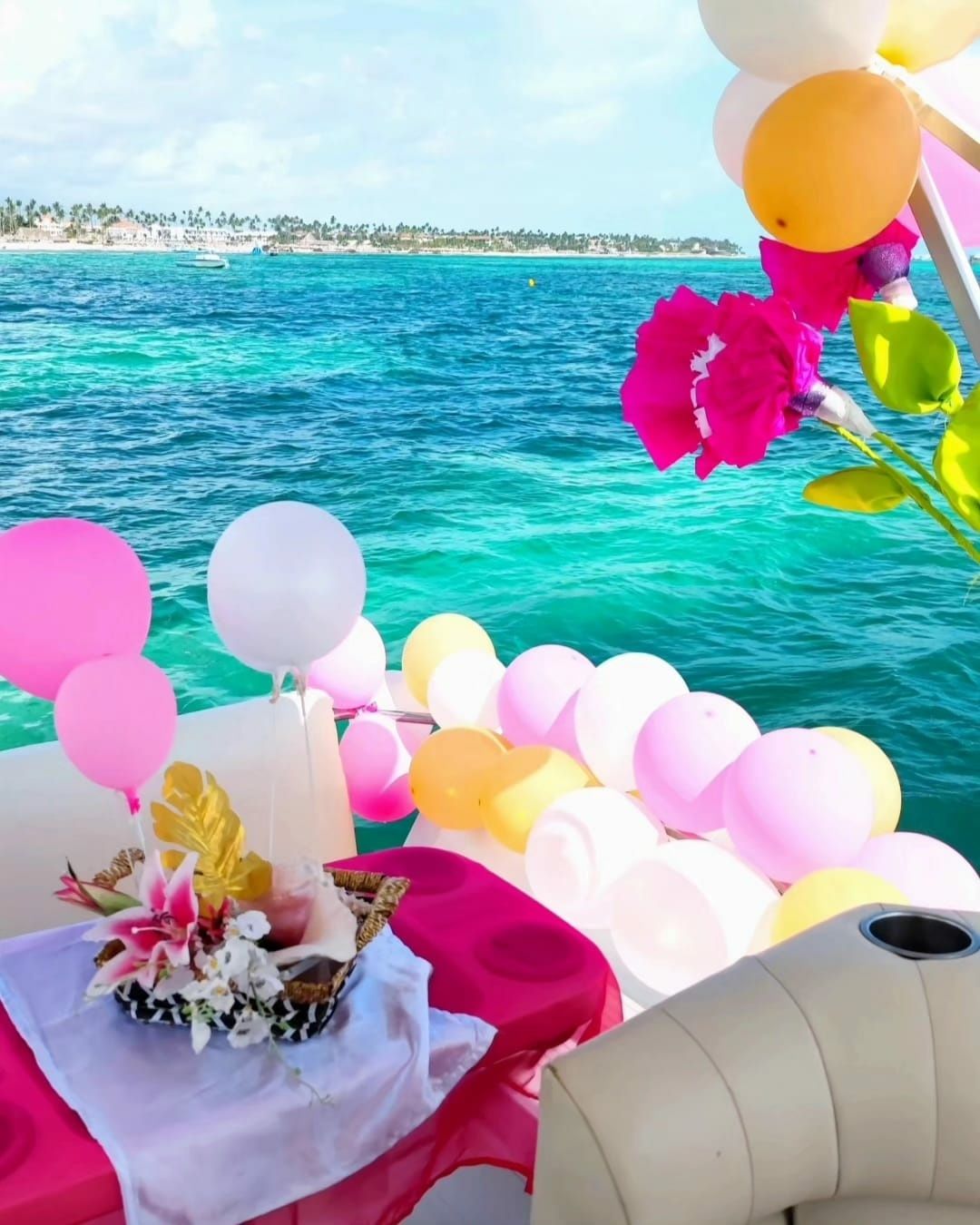 Rinker Fiesta 260 | Roka Nautica