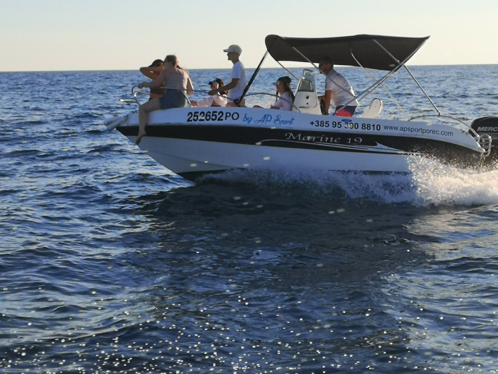 Marine 19 | Blueline