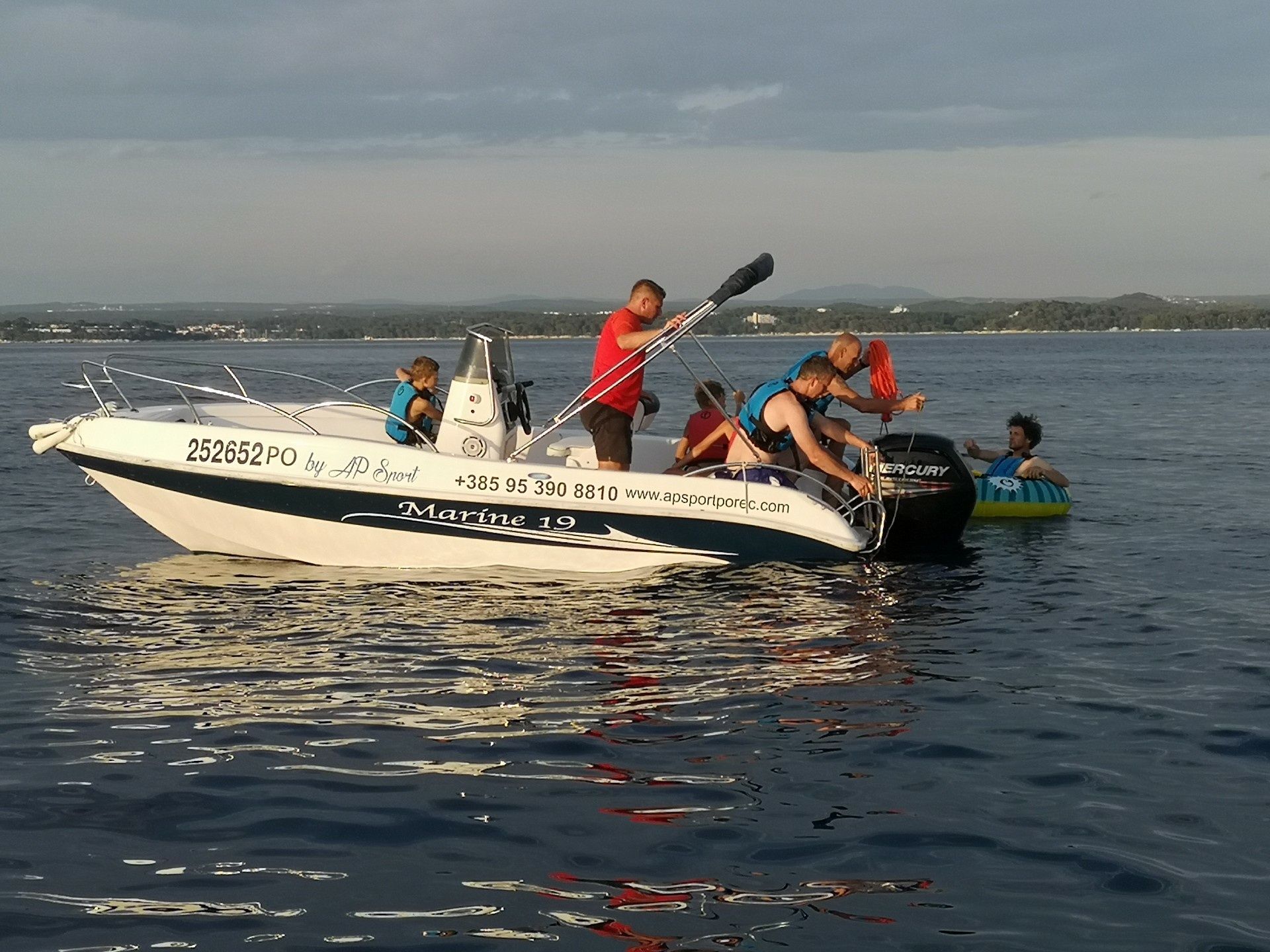 Marine 19 | Blueline