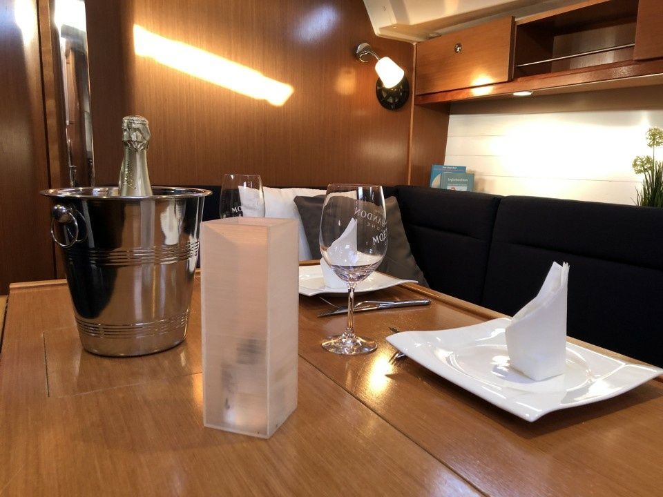 Bavaria Cruiser 36 | Bella