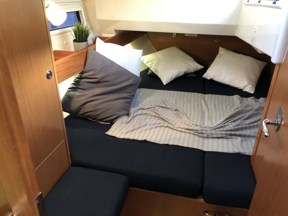 Bavaria Cruiser 36 | Bella