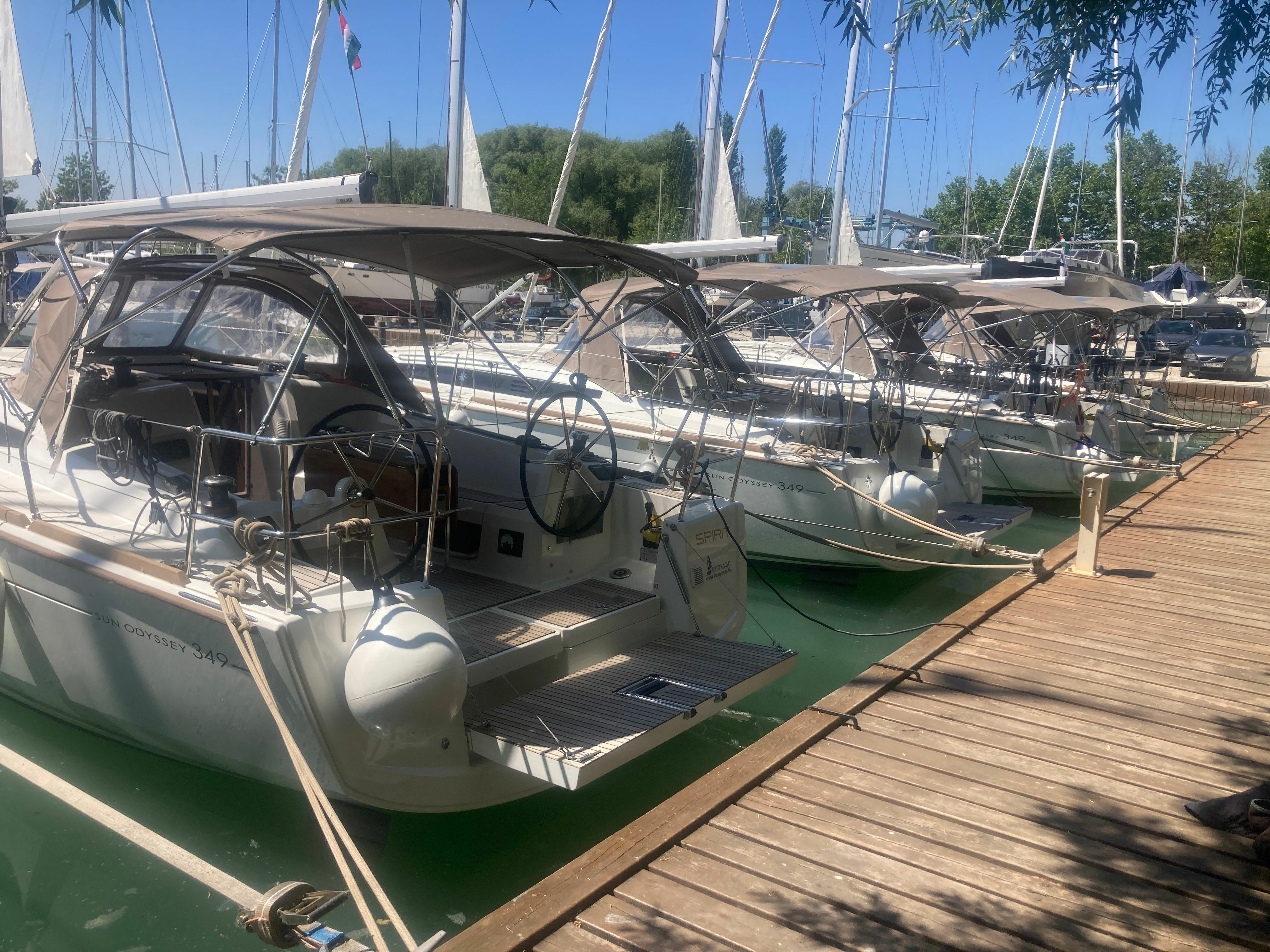 Jeanneau Sun Odyssey 349 | Mango 7