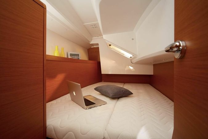 Jeanneau Sun Odyssey 349 | Mango 7