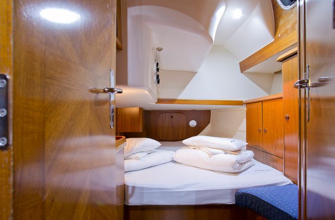 Jeanneau Sun Odyssey 52 | Slow