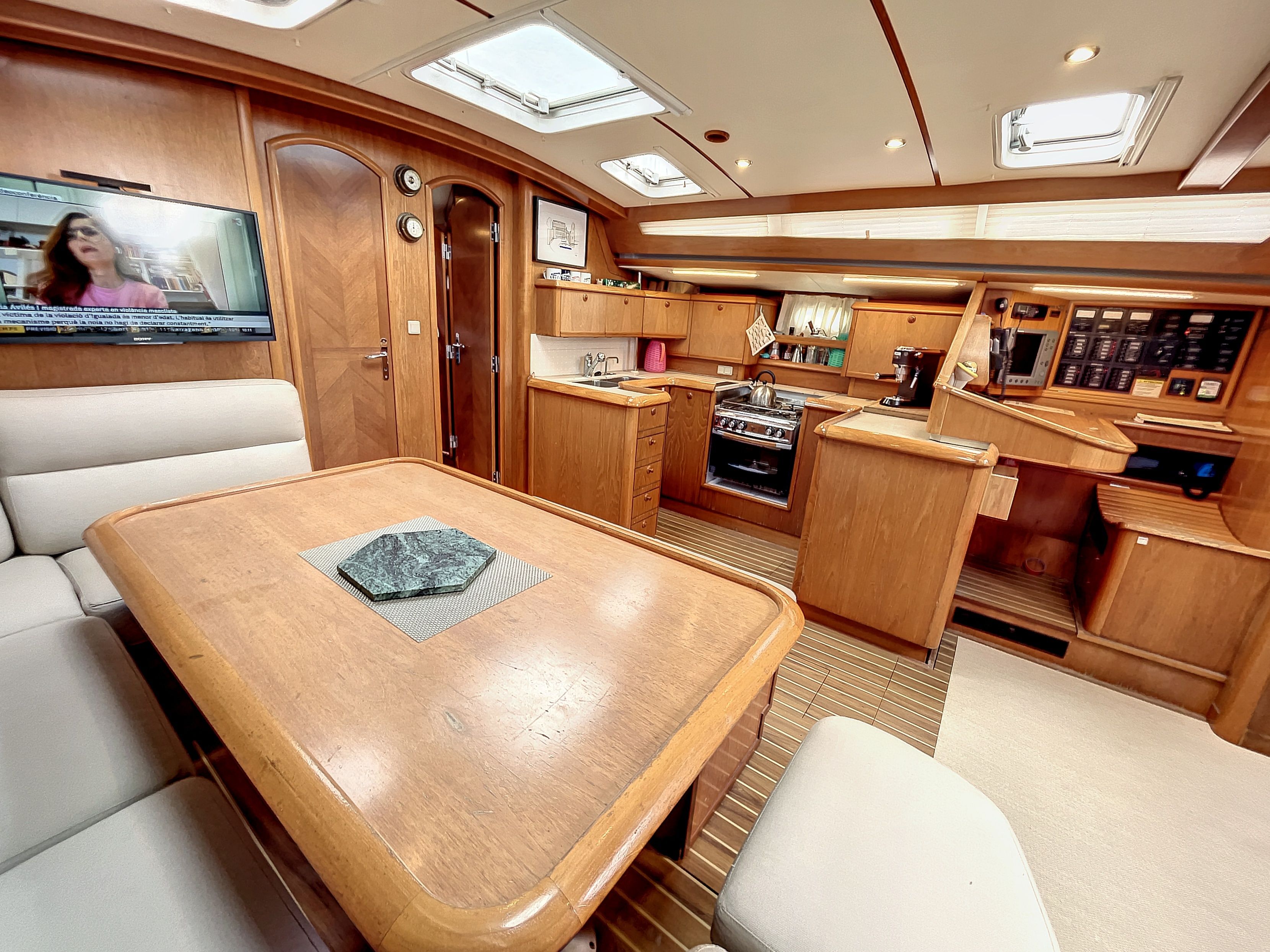 Jeanneau Sun Odyssey 52 | Slow