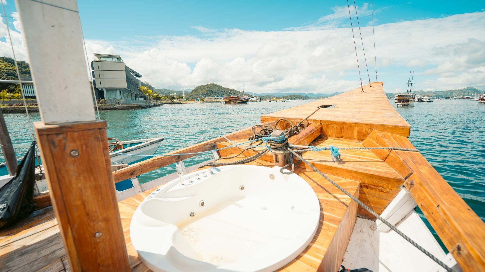 Custom Built 98 | Labuan Bajo