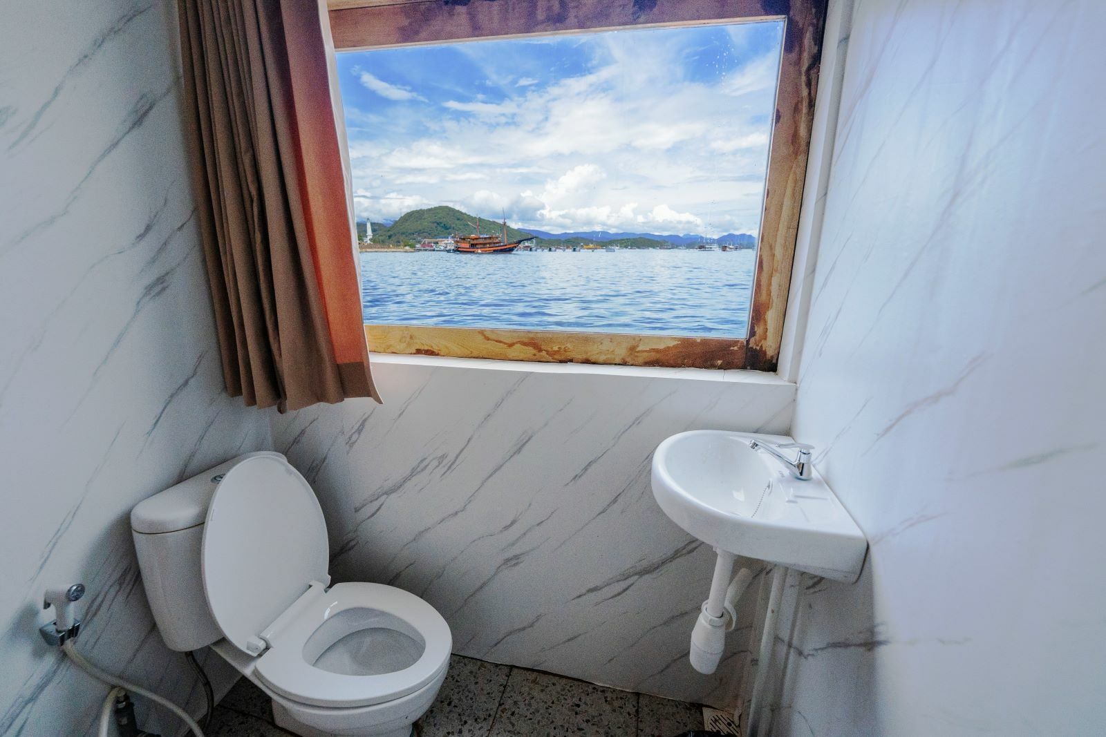 Custom Built 98 | Labuan Bajo