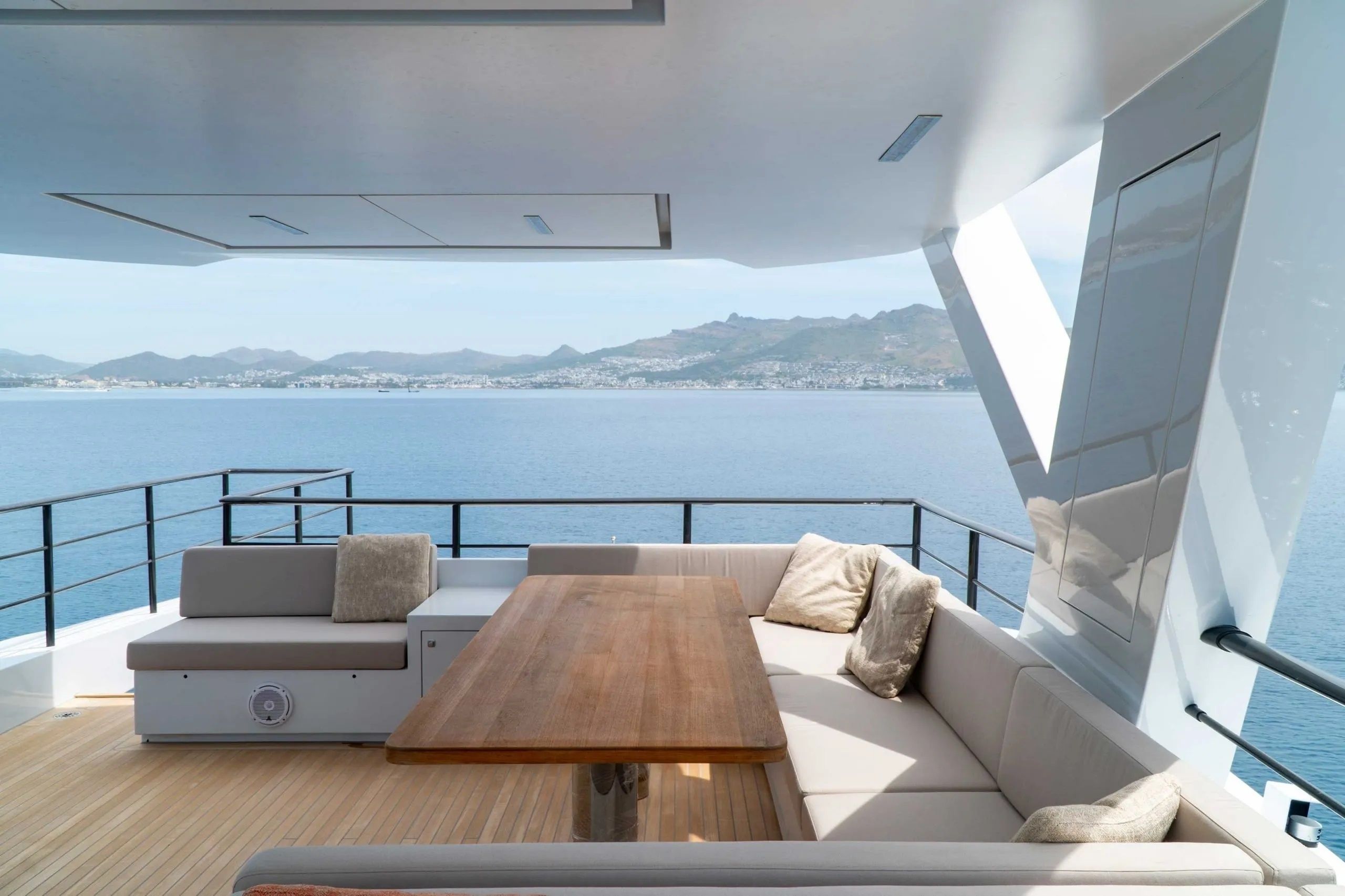 Blaundus Yachts B30 | Ezgy