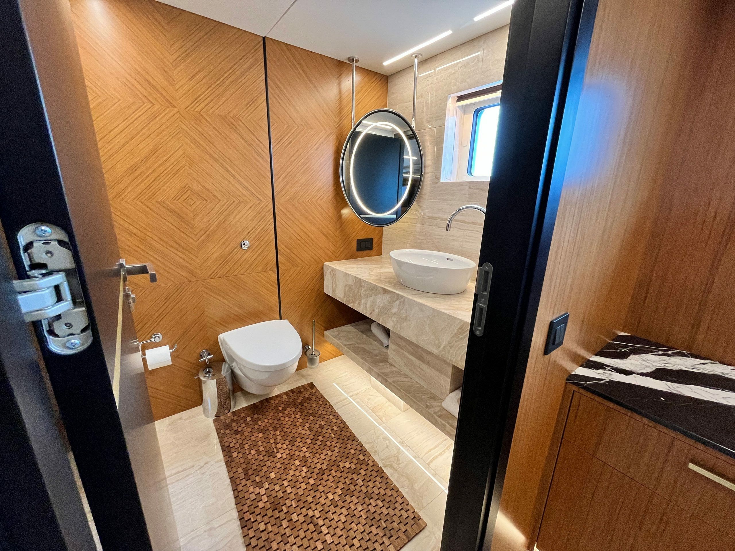 Blaundus Yachts B30 | Ezgy