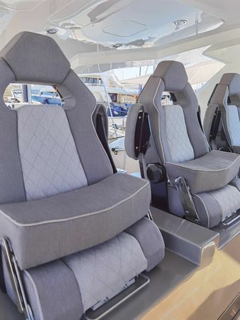 Canados Gladiator 631 | Next