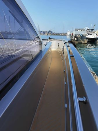 Canados Gladiator 631 | Next