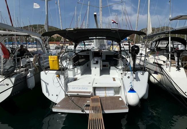 Jeanneau Sun Odyssey 440 | Art Vandelay