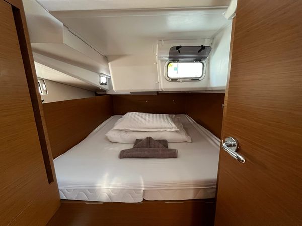 Jeanneau Sun Odyssey 440 | Art Vandelay