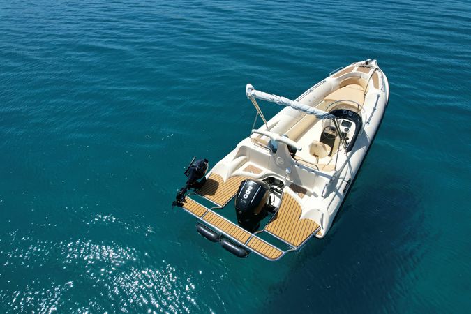 Mostro Family 700 | Zefyros