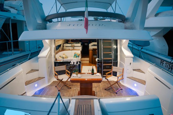 Ferretti 57 | Virgola
