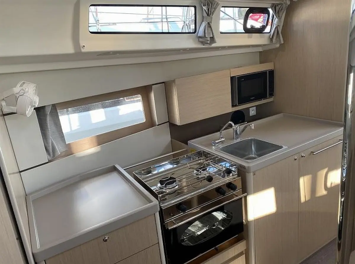 Beneteau Oceanis 38.1 | Maximus