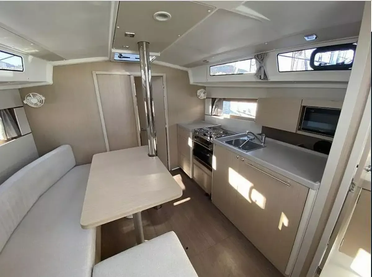 Beneteau Oceanis 38.1 | Maximus