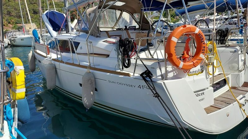 Jeanneau Sun Odyssey 41 | Honeypot