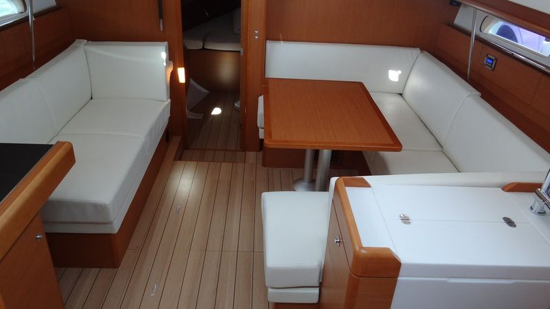 Jeanneau Sun Odyssey 41 | Honeypot