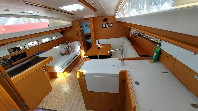 Jeanneau Sun Odyssey 41 | Honeypot