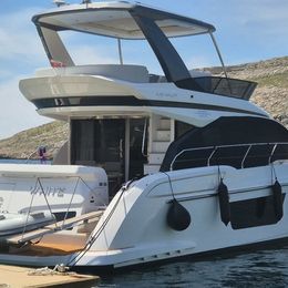 Azimut 53 F | White
