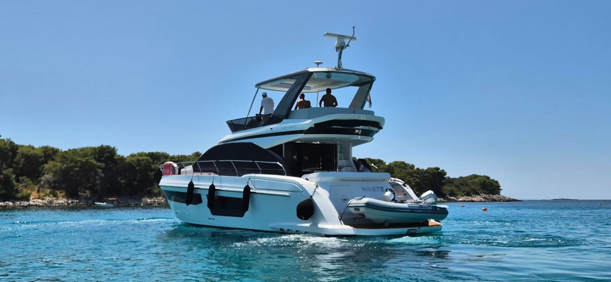 Azimut 53 F | White