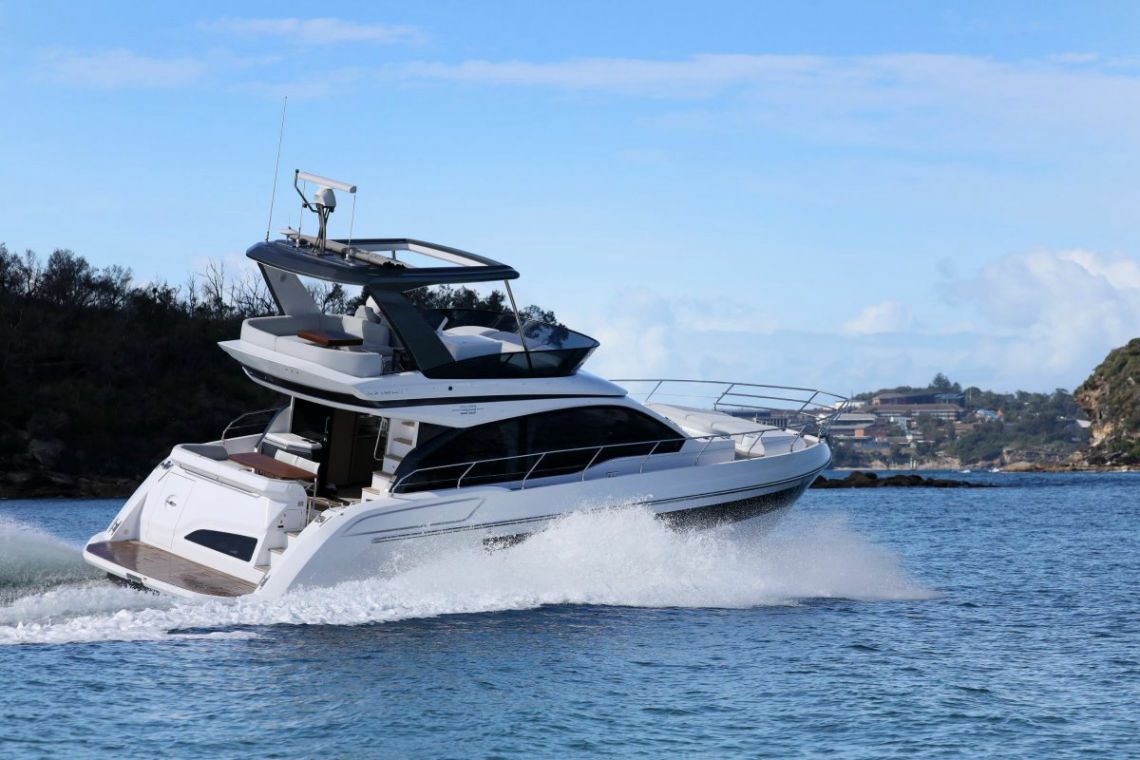 Azimut 53 F | White
