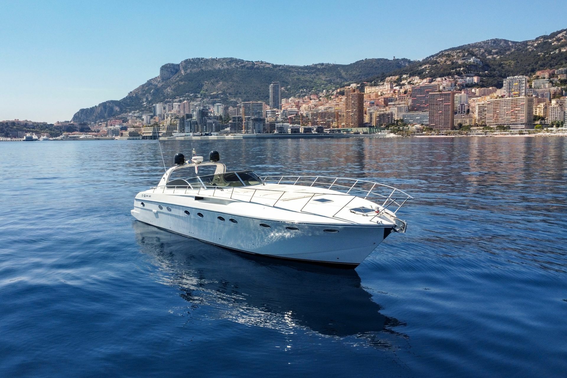 Rizzardi 50 | White Wave