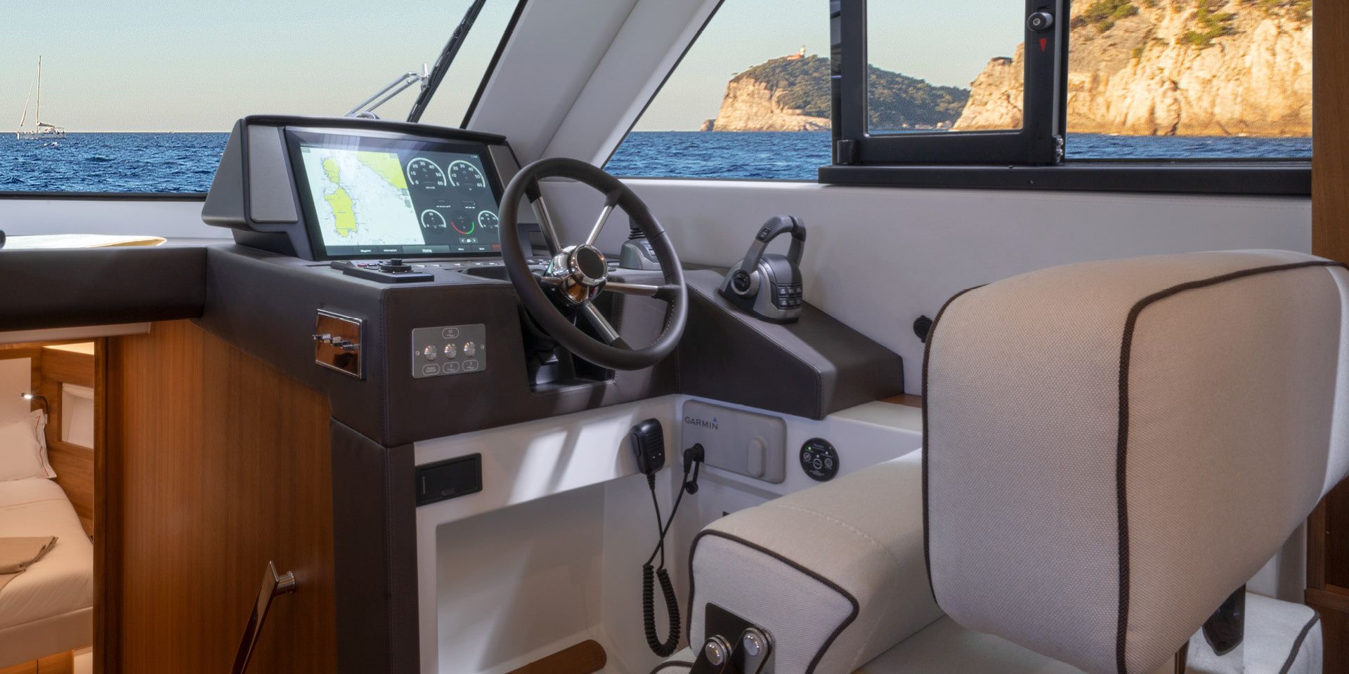 Solaris Power 48 Lobster | Valmarin