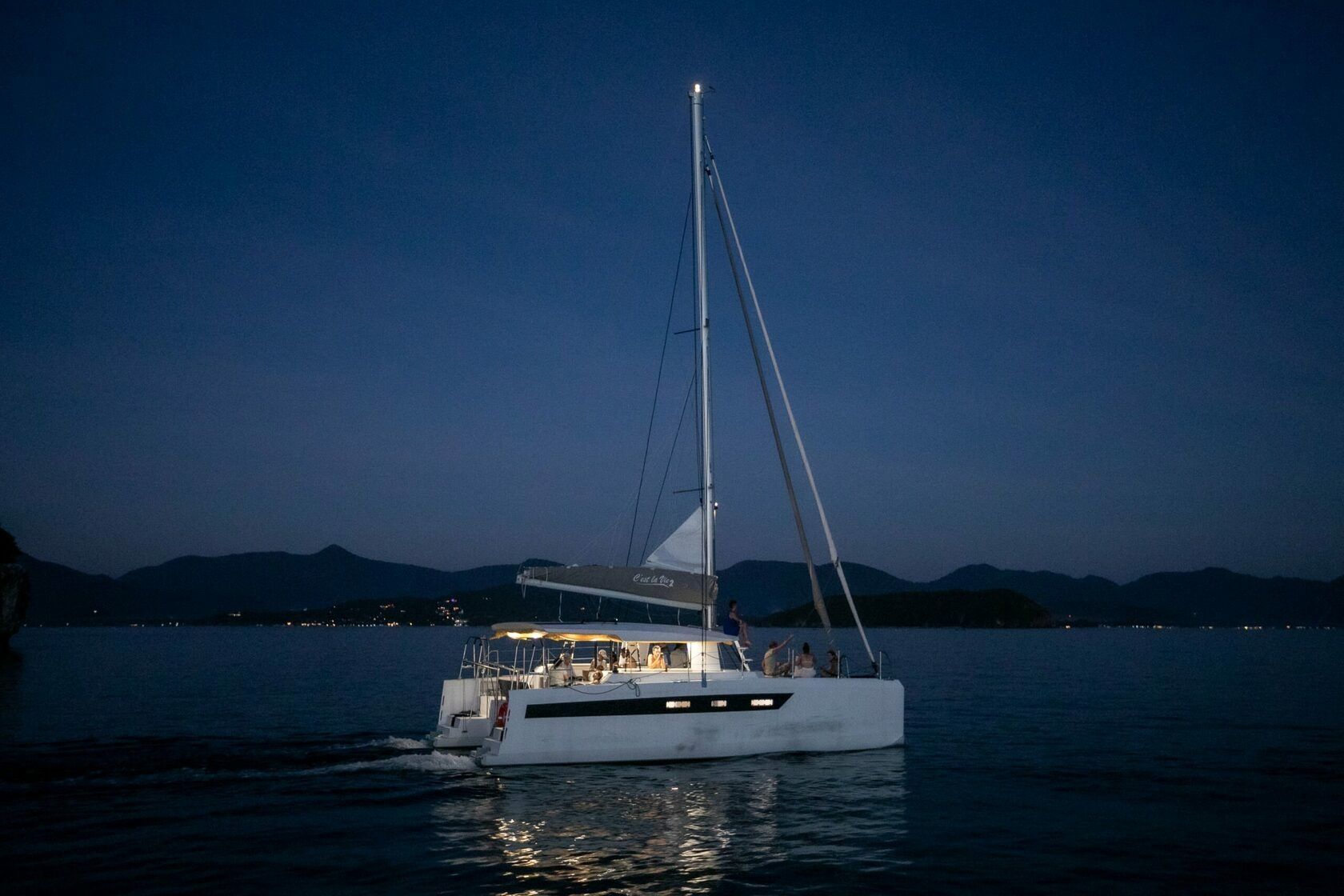 Tropical 36 | C'est La Vie 2