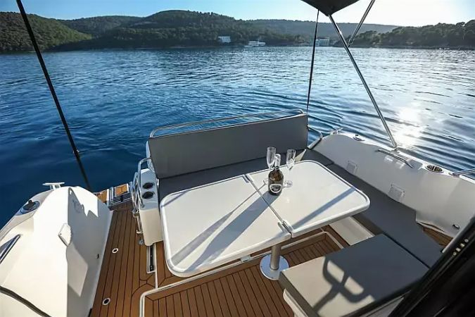 Beneteau Antares 9 | M & N