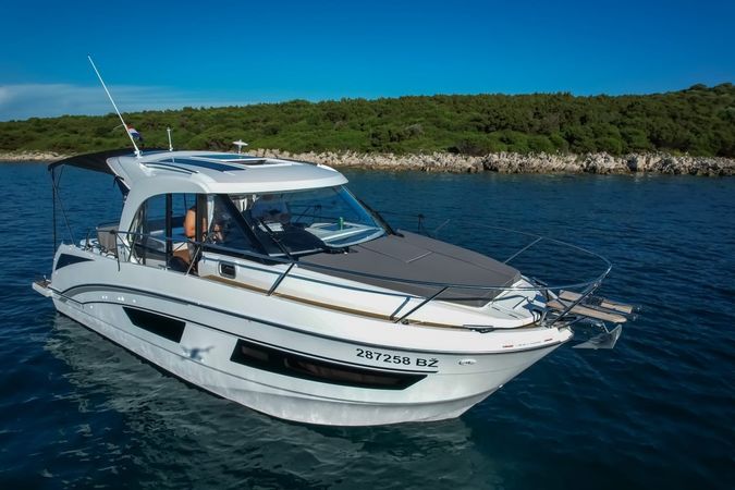Beneteau Antares 9 | M&N