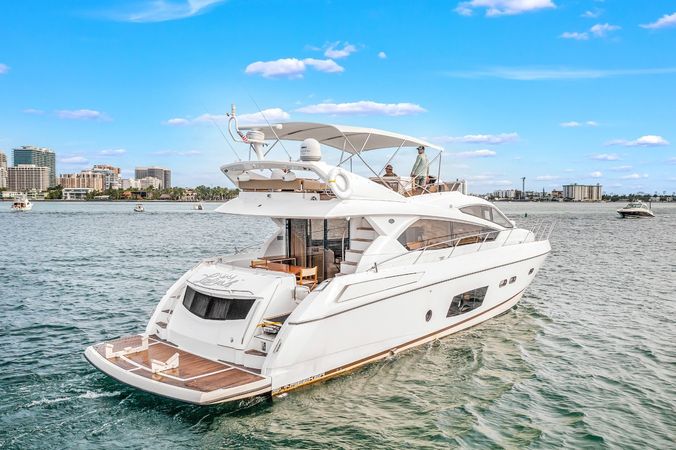 Sunseeker Manhattan 70 | Lavish