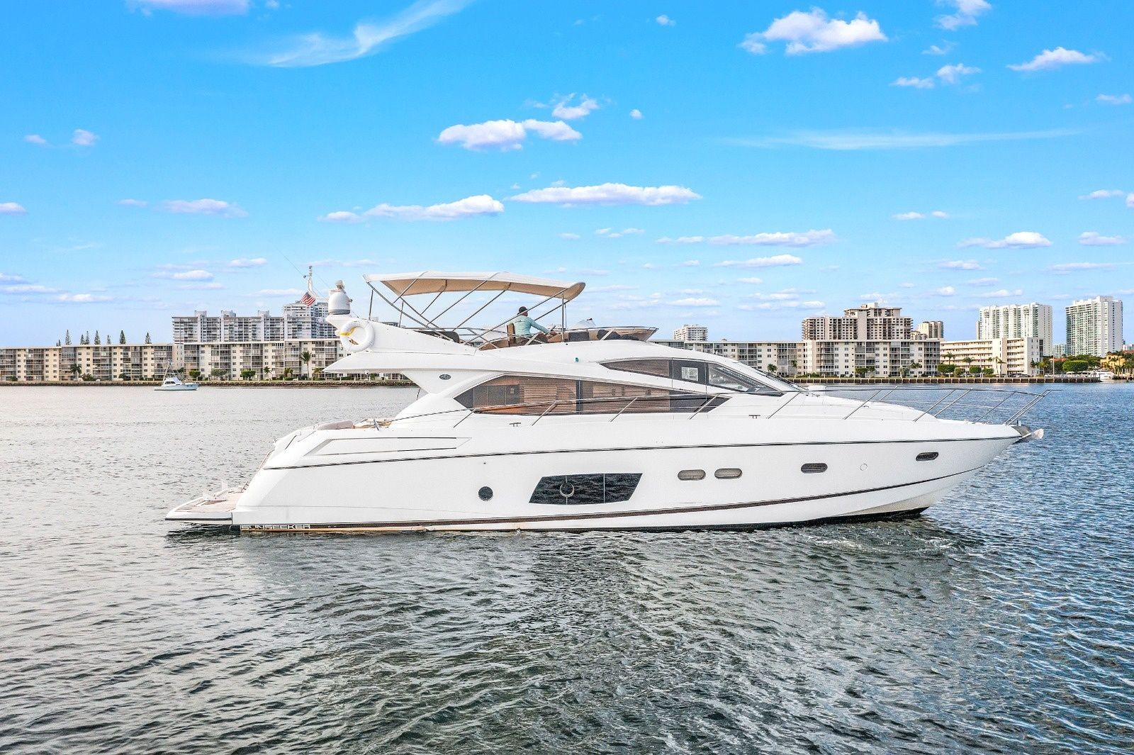 Sunseeker Manhattan 70 | Lavish