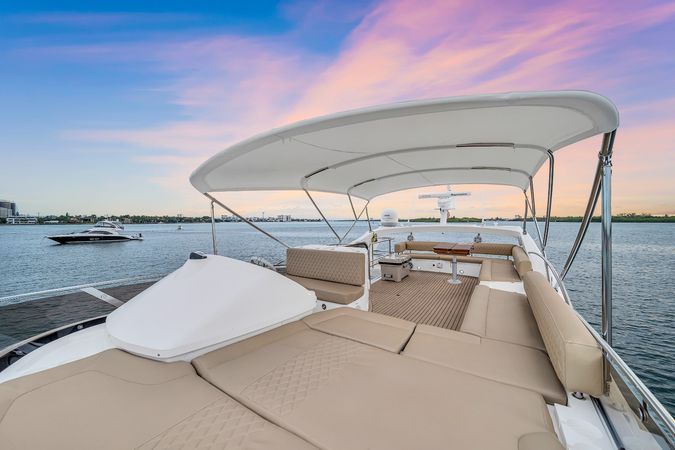 Sunseeker Manhattan 70 | Lavish