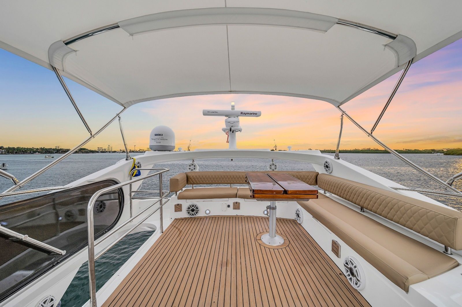 Sunseeker Manhattan 70 | Lavish