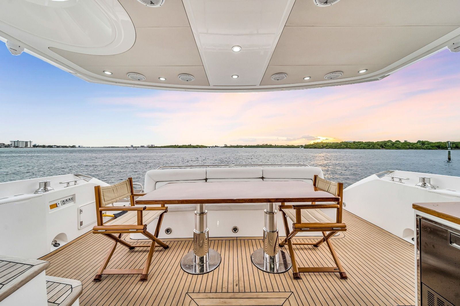 Sunseeker Manhattan 70 | Lavish