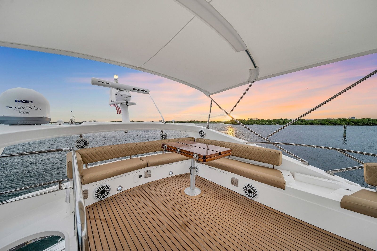 Sunseeker Manhattan 70 | Lavish