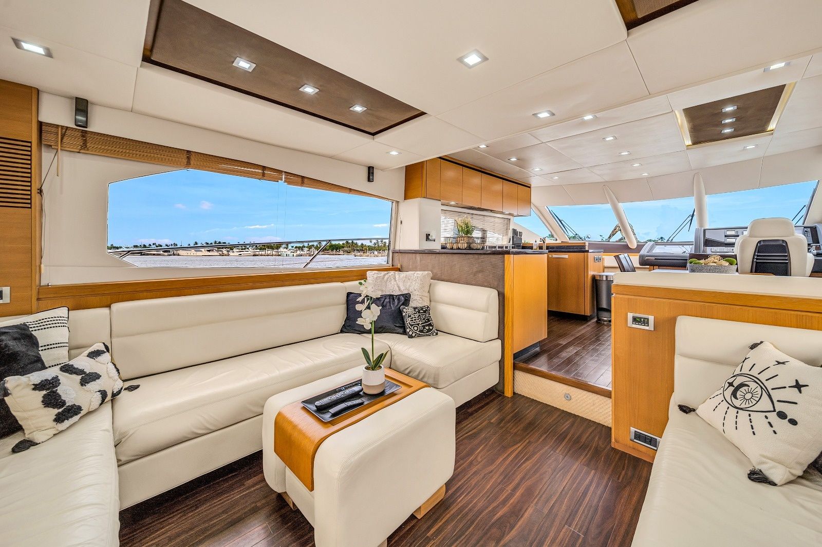 Sunseeker Manhattan 70 | Lavish