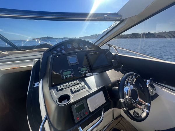Sunseeker Portofino 53 | Black Pearl