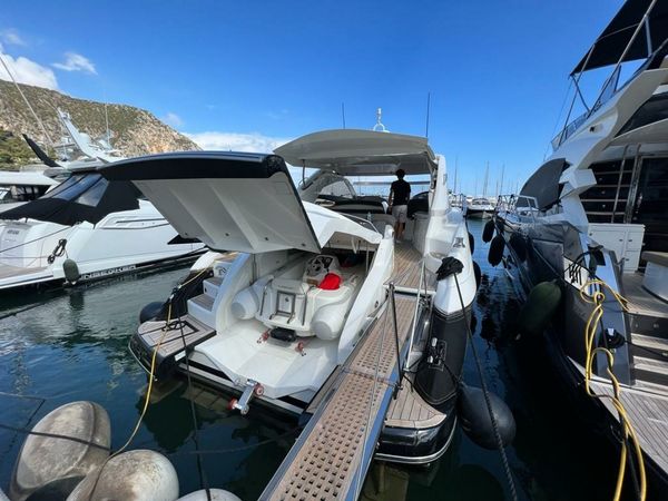 Sunseeker Portofino 53 | Black Pearl