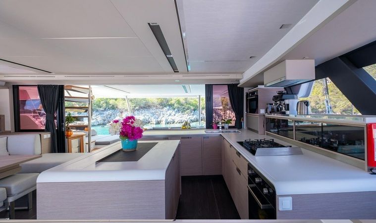 Fountaine Pajot Alegria 67 | Musthree