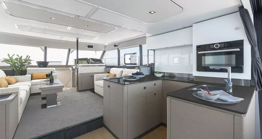 Fountaine Pajot MY 5 | Stephana