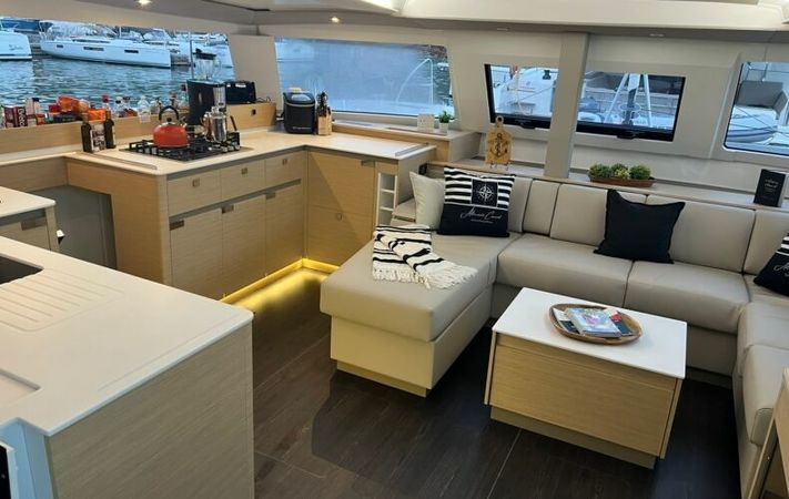 Fountaine Pajot Elba 45 | Alternate Current