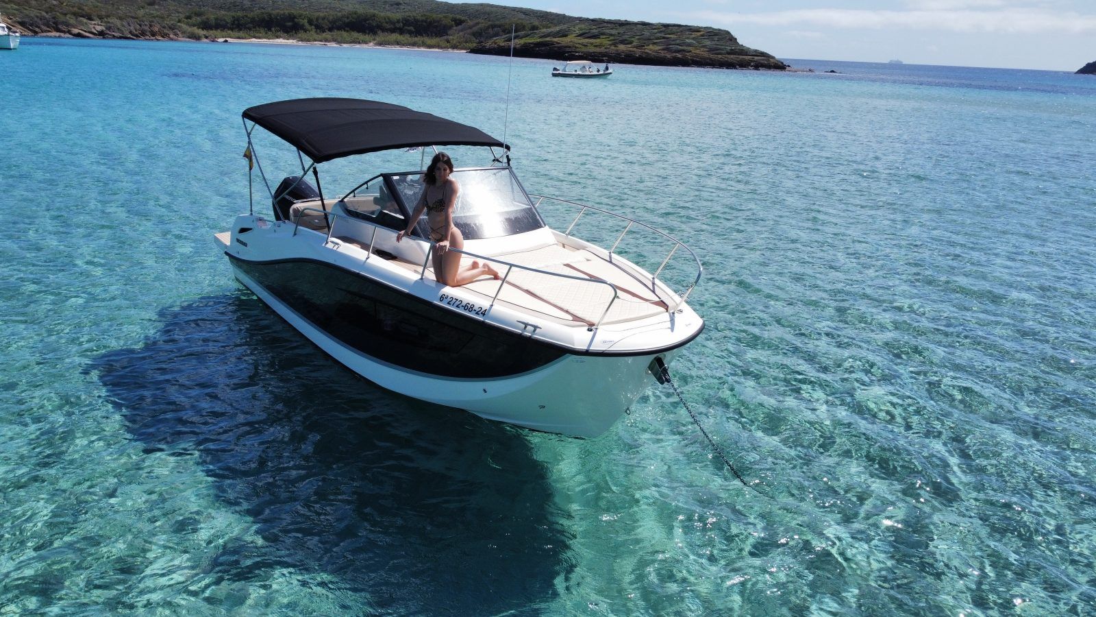 Quicksilver Activ 875 Sundeck | Sun