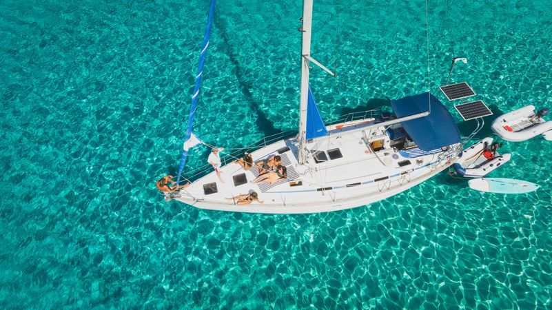 Bavaria 42 Cruiser | Planet Perfecto